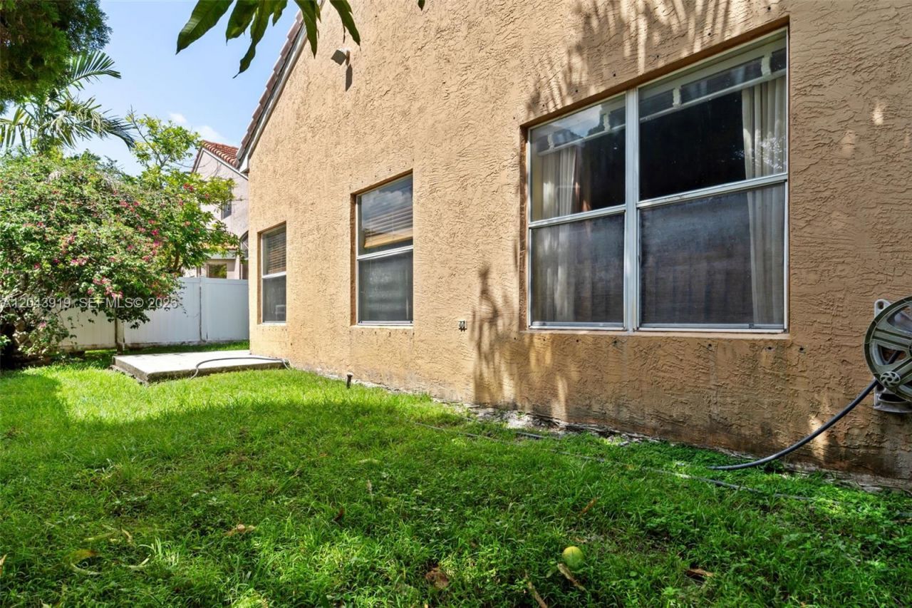 4931 SW 152nd Ave , Miramar, FL 33027 Photo