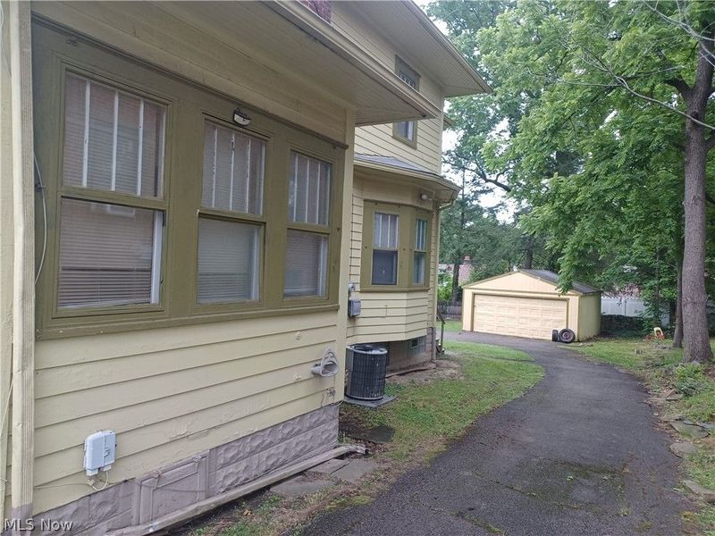 918 Winona Drive, Youngstown, OH 44511 Photo 11