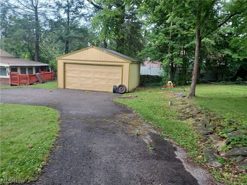 918 Winona Drive, Youngstown, OH 44511 Photo 13
