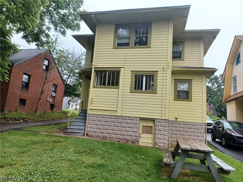 918 Winona Drive, Youngstown, OH 44511 Photo 14