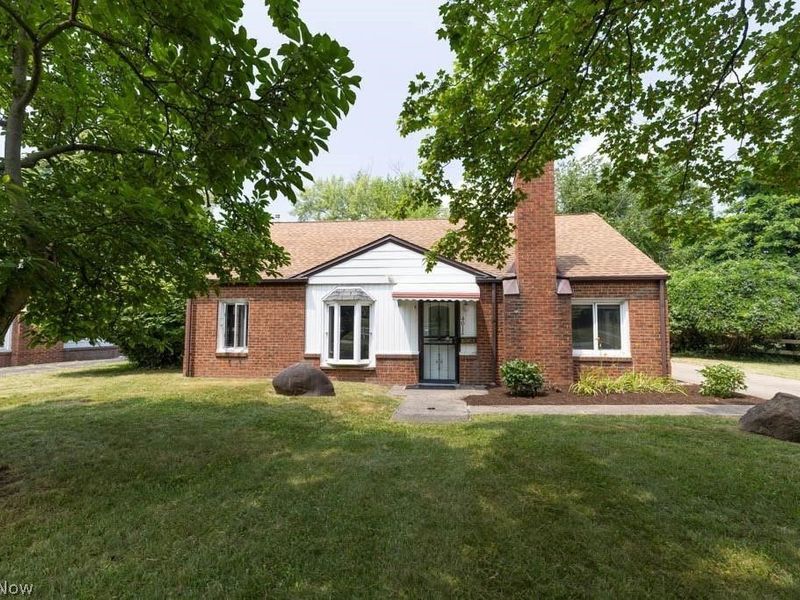 6601 Ridgeview Road, Mayfield Heights, OH 44124 Photo 2