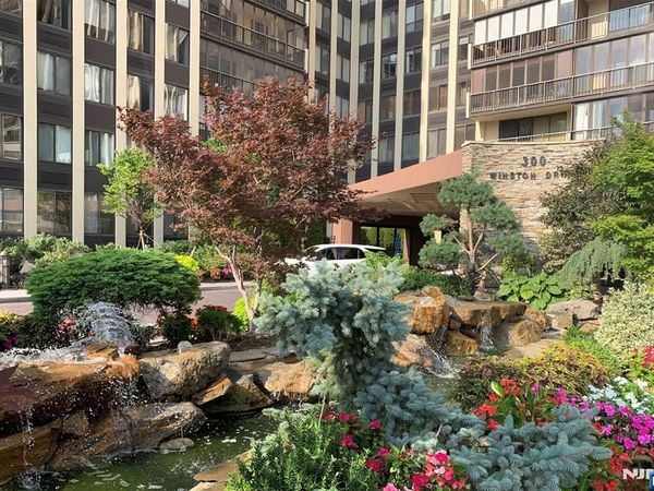 300 Winston 2215, Unit 2215, CLIFFSIDE PARK, NJ 07010