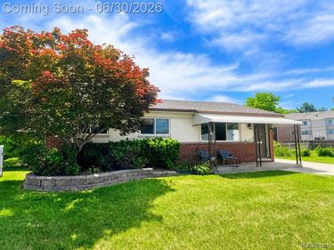 16944 Hans Court, Fraser, MI 48026