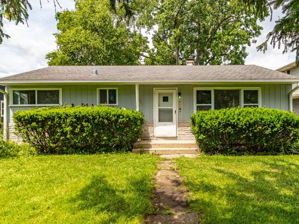1038 Landon Avenue, Winthrop Harbor, IL 60096