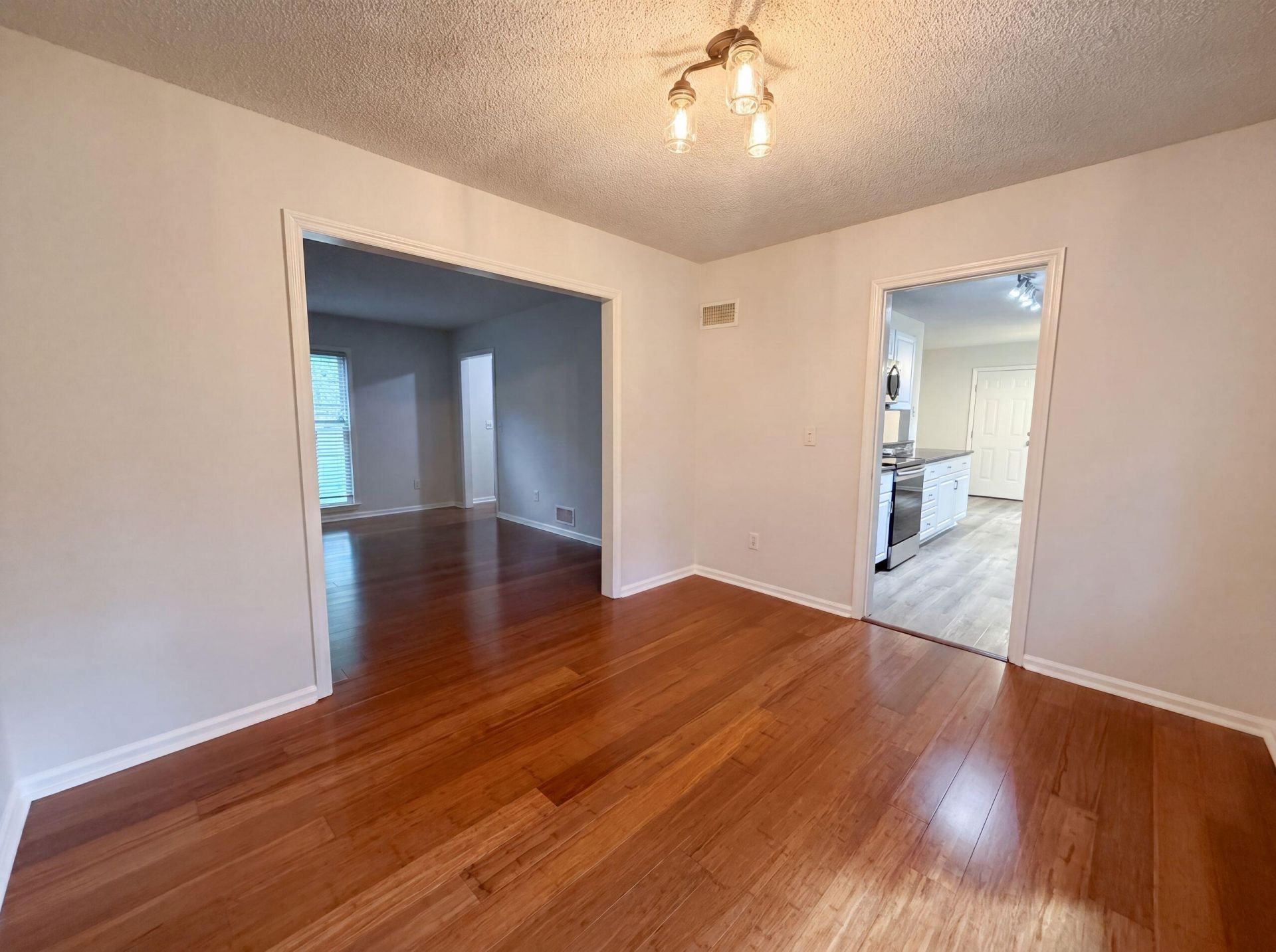201 Hamlet Road Photo 6