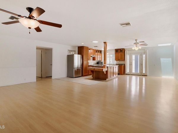 856 E PARADISE Lane, Phoenix, AZ 85022