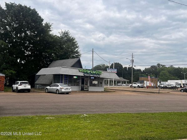 625 E Peace Street, Canton, MS 39046