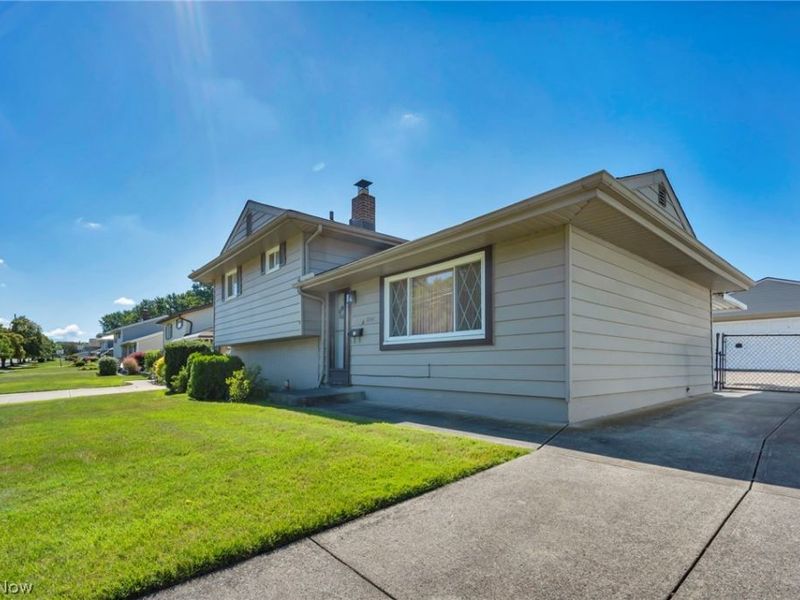 14121 Donald Drive, Brook Park, OH 44142 Photo 4