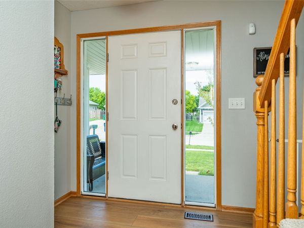 15416 Aurora Avenue , Urbandale, IA 50323