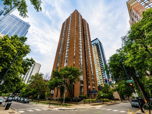 55 W Chestnut Street , Unit 2106, Chicago, IL 60610