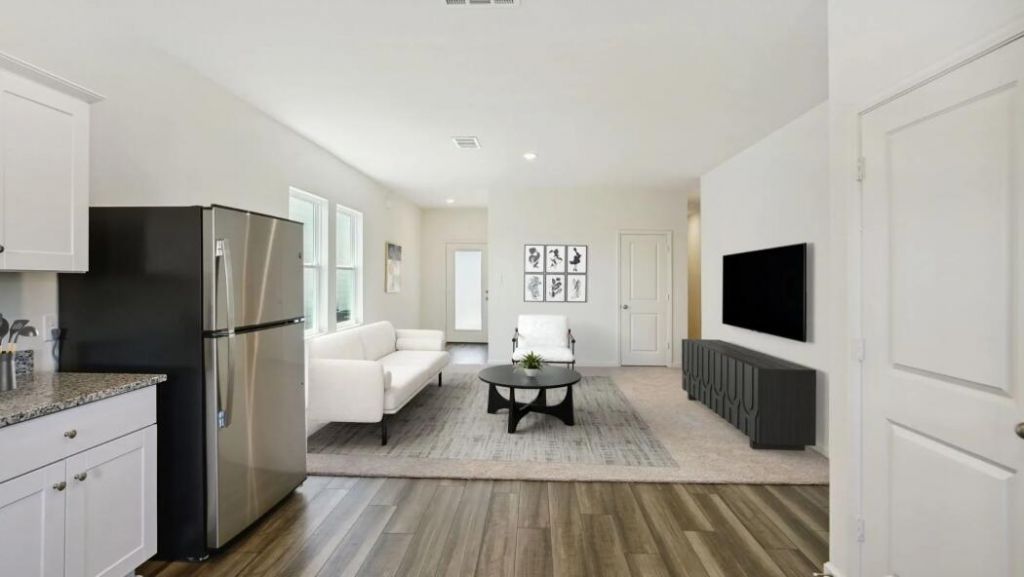 5300 Cottage Landing Drive Photo 4