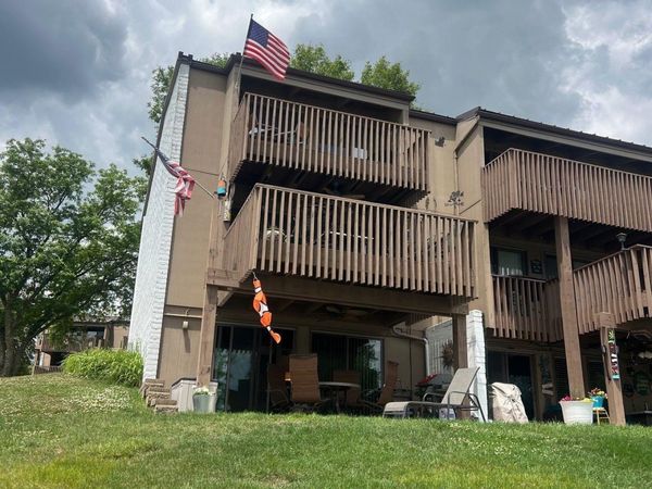 2700 N Shore Drive, Unit I9B, Clear Lake, IA 50428