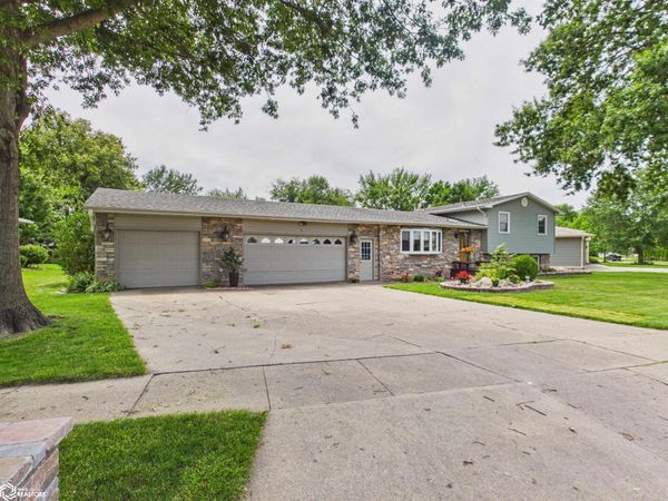 6 Eleanor Drive, Ottumwa, IA 52501