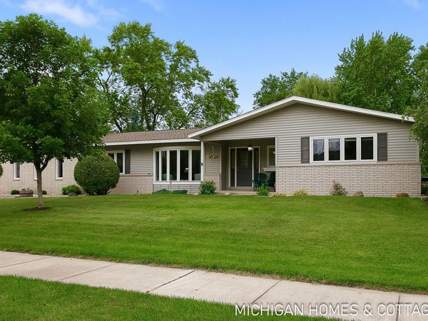593 Alice Avenue, Zeeland, MI 49464