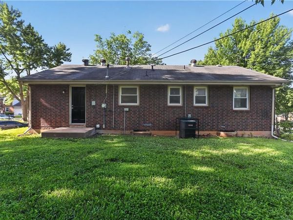 8608 E 58th Street, Kansas City, MO 64129