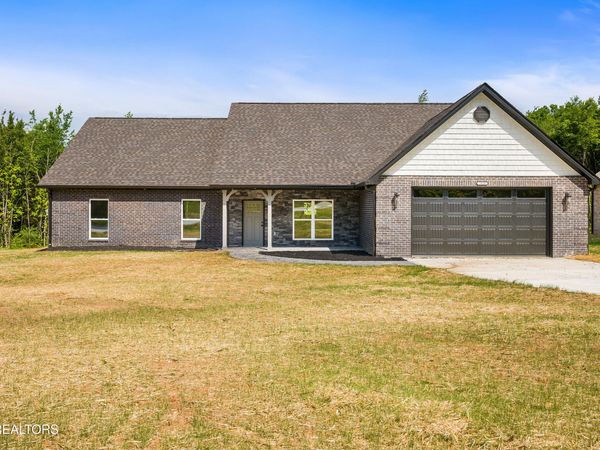 1034 N Linden Drive, Alcoa, TN 37701