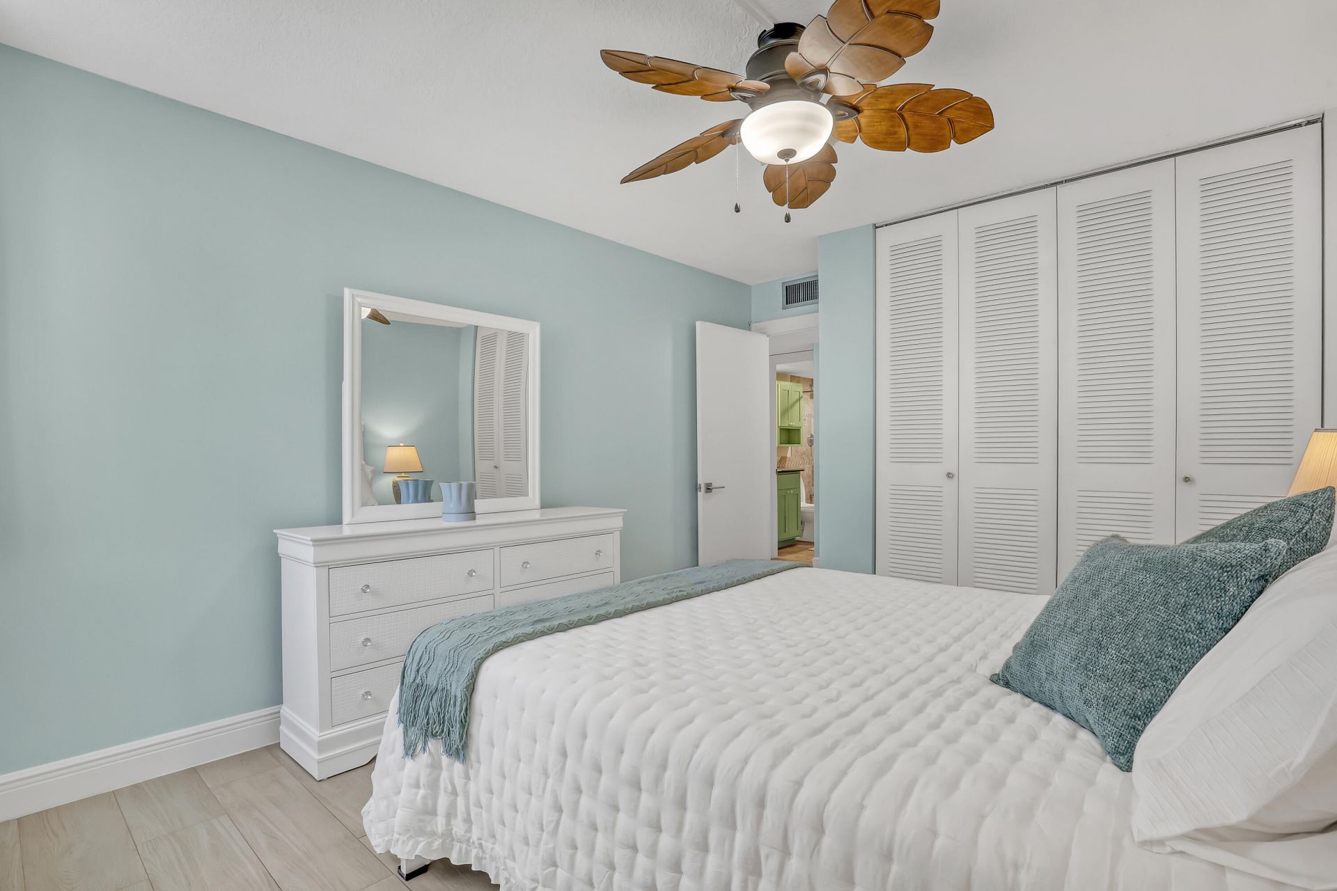 125 S Ocean Avenue, Unit 505, Palm Beach Shores, FL 33404 Photo