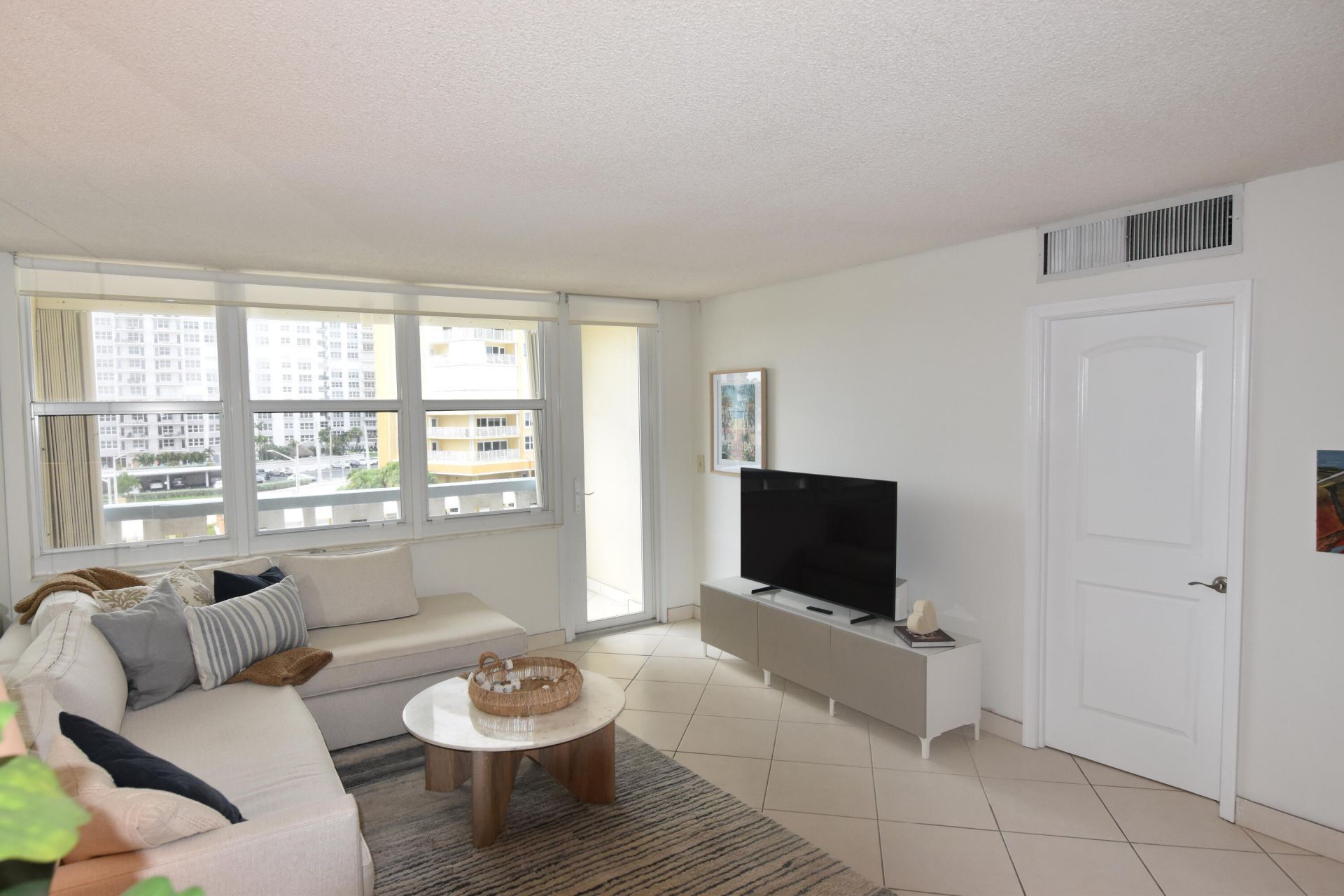 305 N Pompano Beach Boulevard, Unit 405, Pompano Beach, FL 33062 Photo