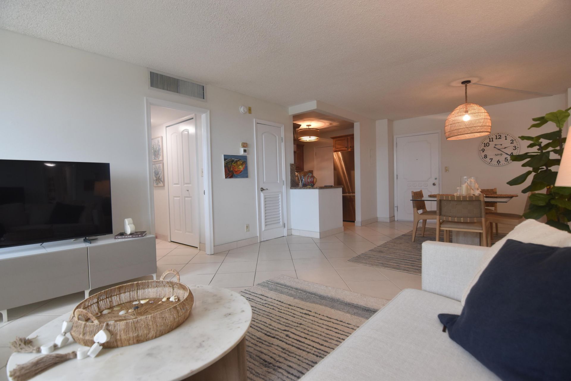 305 N Pompano Beach Boulevard, Unit 405, Pompano Beach, FL 33062 Photo