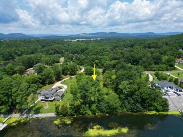 207 Redstone Drive, Scottsboro, AL 35769