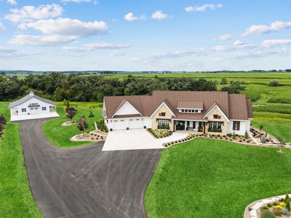 2351 Trail View Road, Decorah, IA 52101
