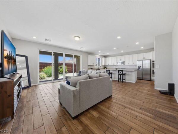 7547 Tinley Creek Avenue, Las Vegas, NV 89113