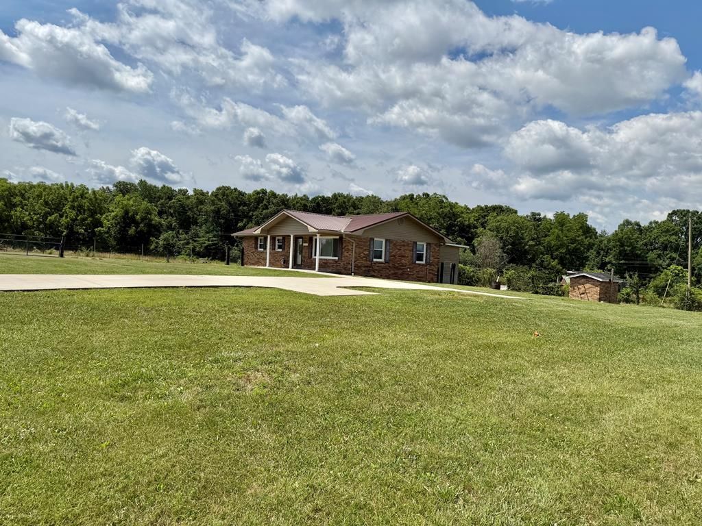 1589 Potato Farm Road, Crossville, TN 38571 Main Photo