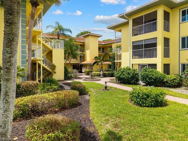 1001 Foxfire LN , Unit 102, NAPLES, FL 34104