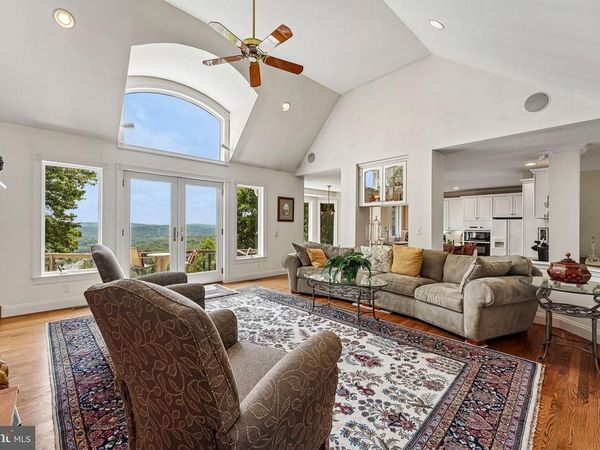 280 SKY LINE DRIVE, EASTON, PA 18042