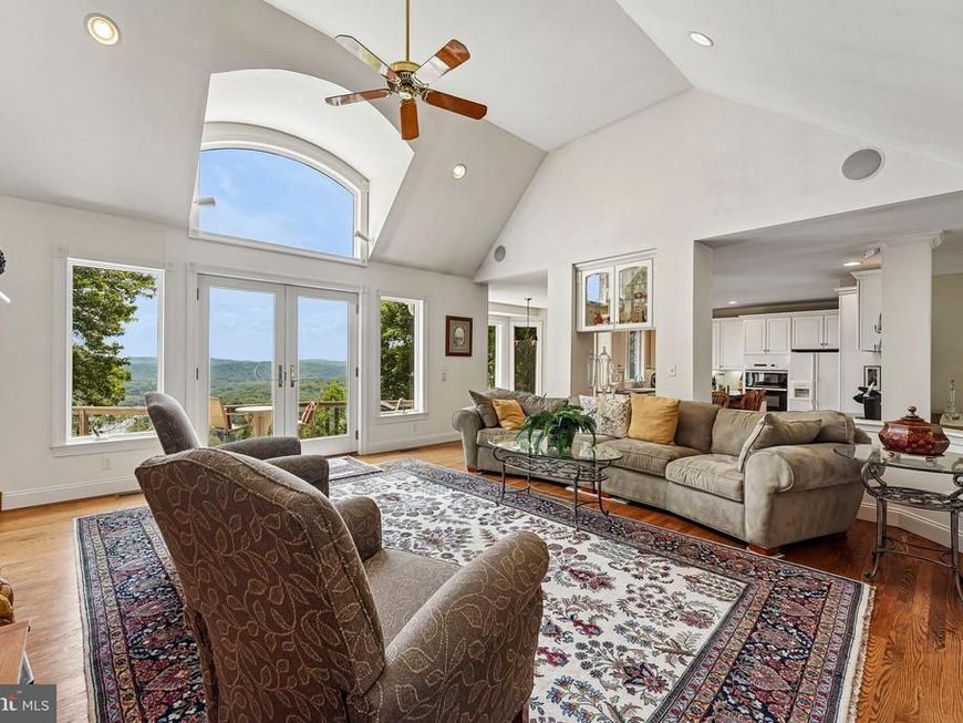 280 Sky Line Drive, Easton, PA 18042 Main Photo