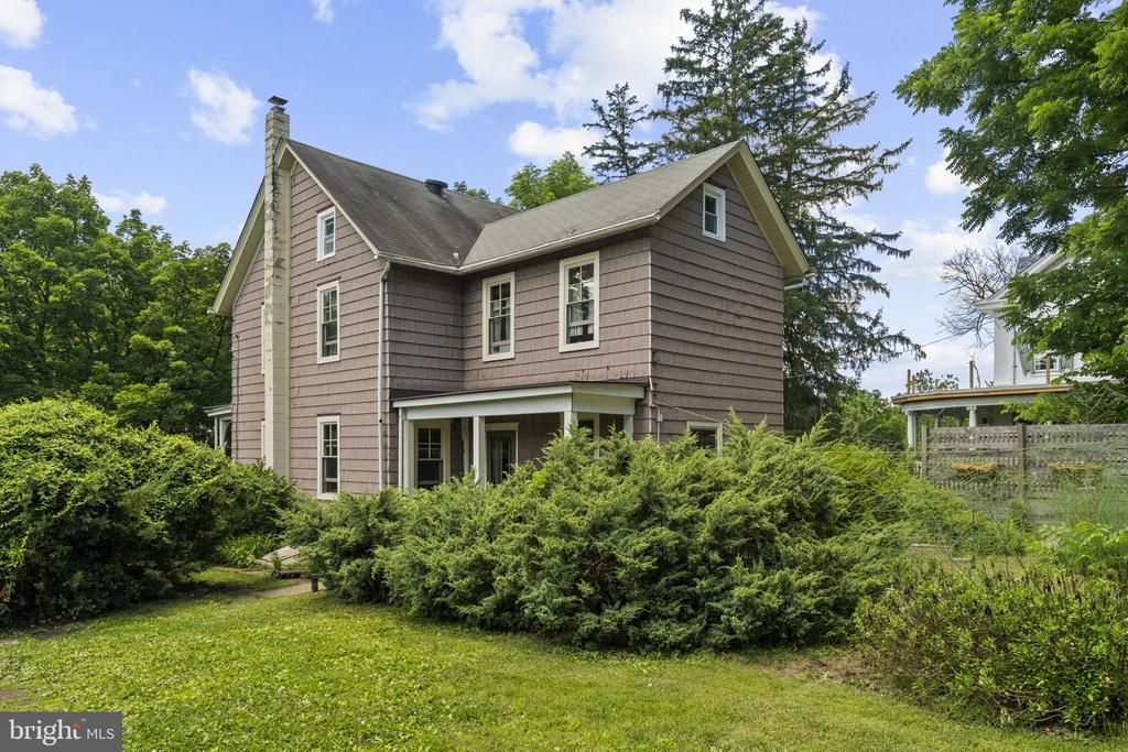 9039 EASTON ROAD, OTTSVILLE, PA 18942