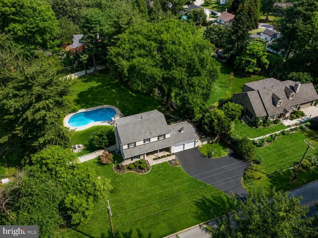 6113 W MILL ROAD , FLOURTOWN, PA 19031