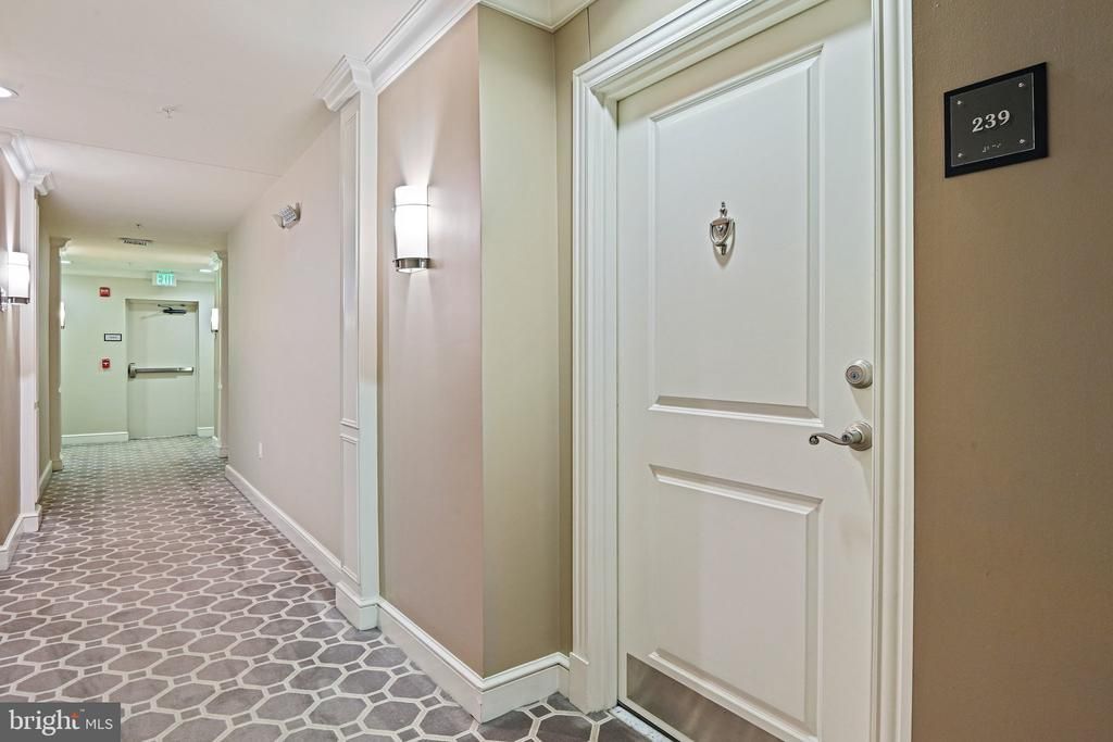 2655 Prosperity Avenue, Unit 239, Fairfax, VA 22031 Main Photo