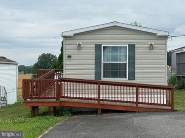 278 PFAUTZ HILL ROAD, STEVENS, PA 17578