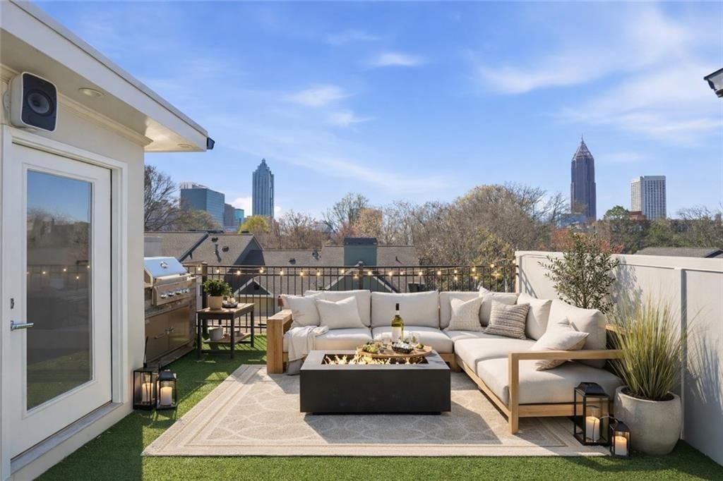 353 Brownstones Circle Ne, Atlanta, GA 30312 Main Photo