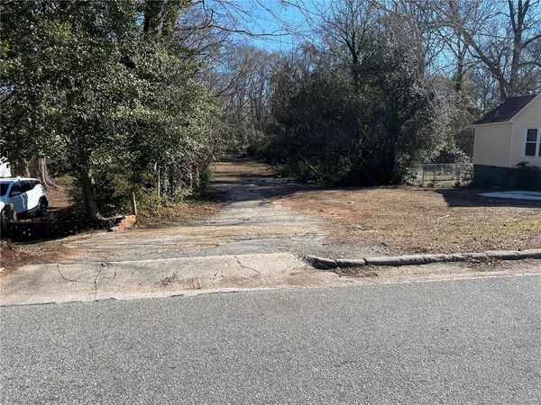 14 Hamilton Bohannon Drive , Newnan, GA 30263