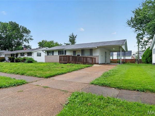 495 Benne Drive , Florissant, MO 63031