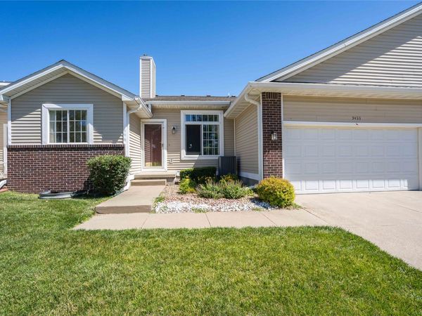9433 Maple Lane , Johnston, IA 50131