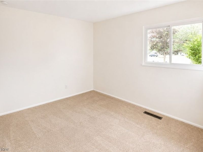 25445 Randolph Road, Bedford Heights, OH 44146 Photo 11