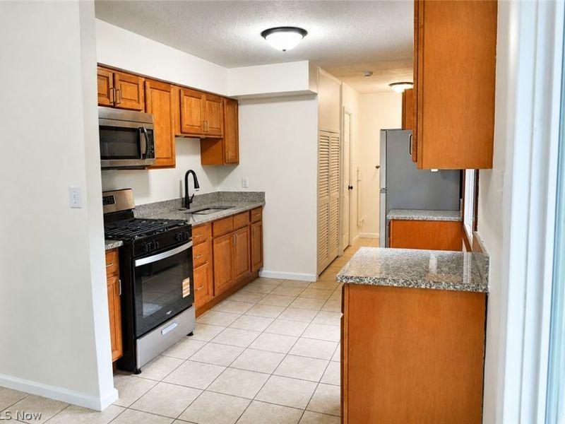 25445 Randolph Road, Bedford Heights, OH 44146 Photo 16