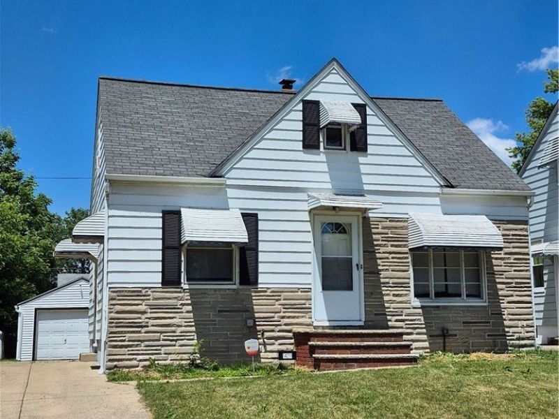 14211 Tabor Avenue, Maple Heights, OH 44137 Photo 2