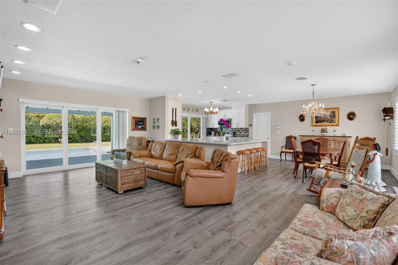 7240 SW 131st St, Pinecrest, FL 33156 Photo
