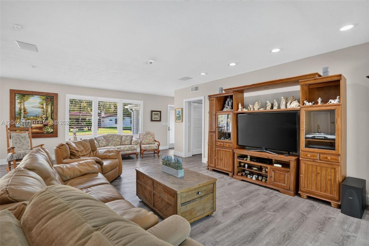 7240 SW 131st St, Pinecrest, FL 33156 Photo