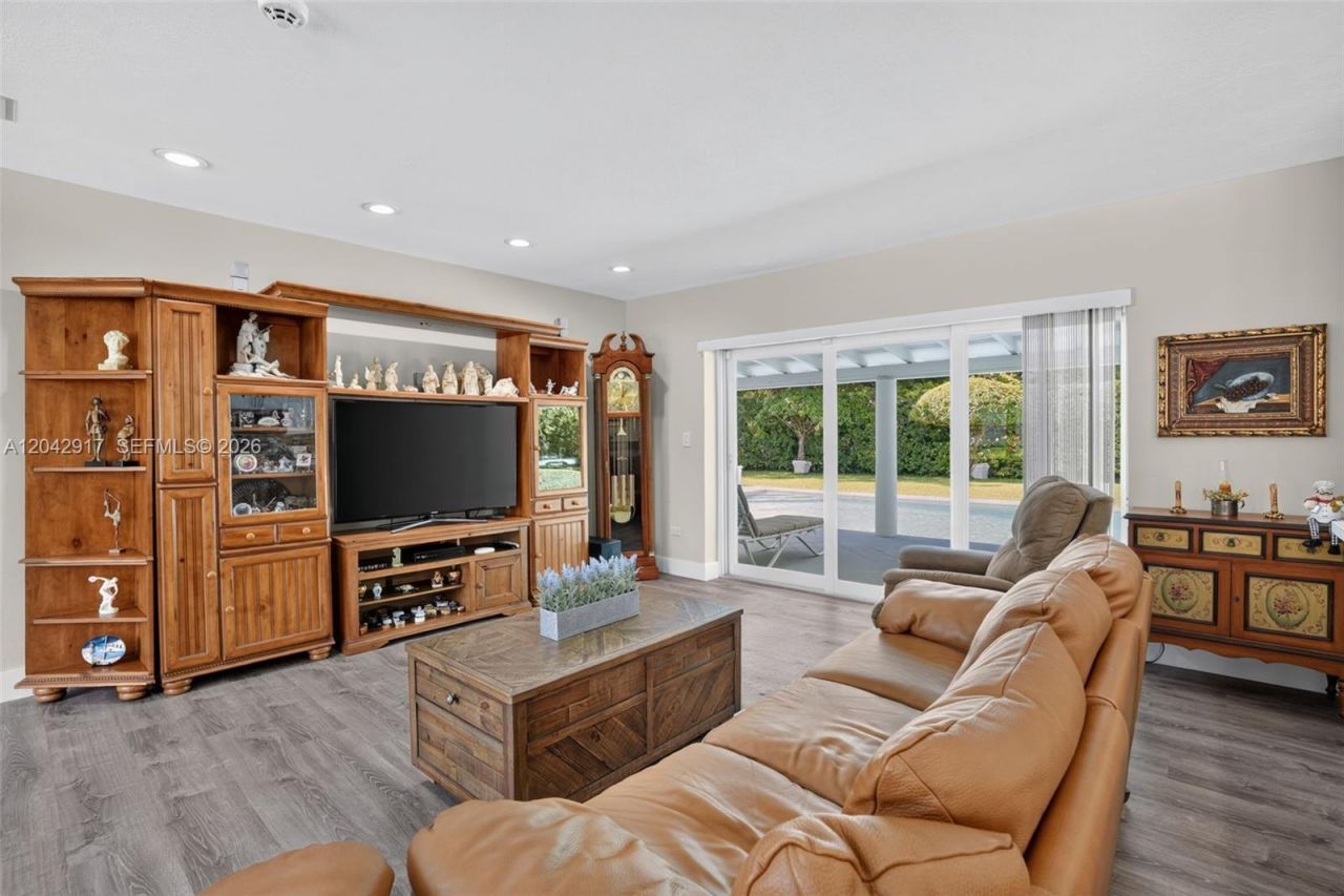 7240 SW 131st St, Pinecrest, FL 33156 Photo