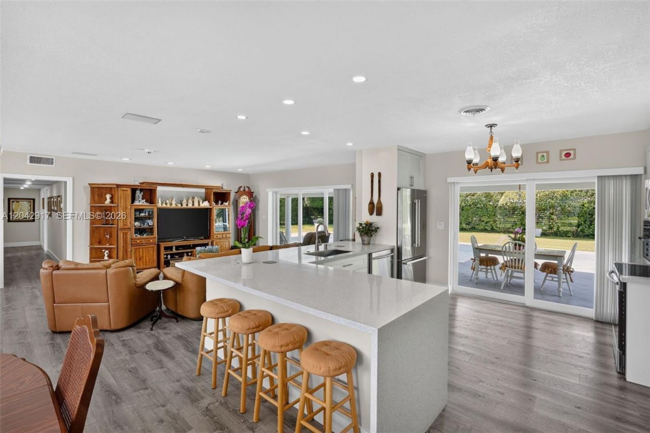 7240 SW 131st St, Pinecrest, FL 33156 Photo