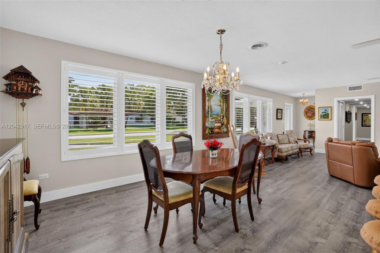 7240 SW 131st St, Pinecrest, FL 33156 Photo
