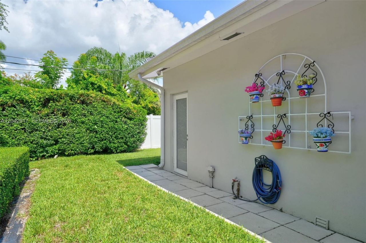 7240 SW 131st St, Pinecrest, FL 33156 Photo