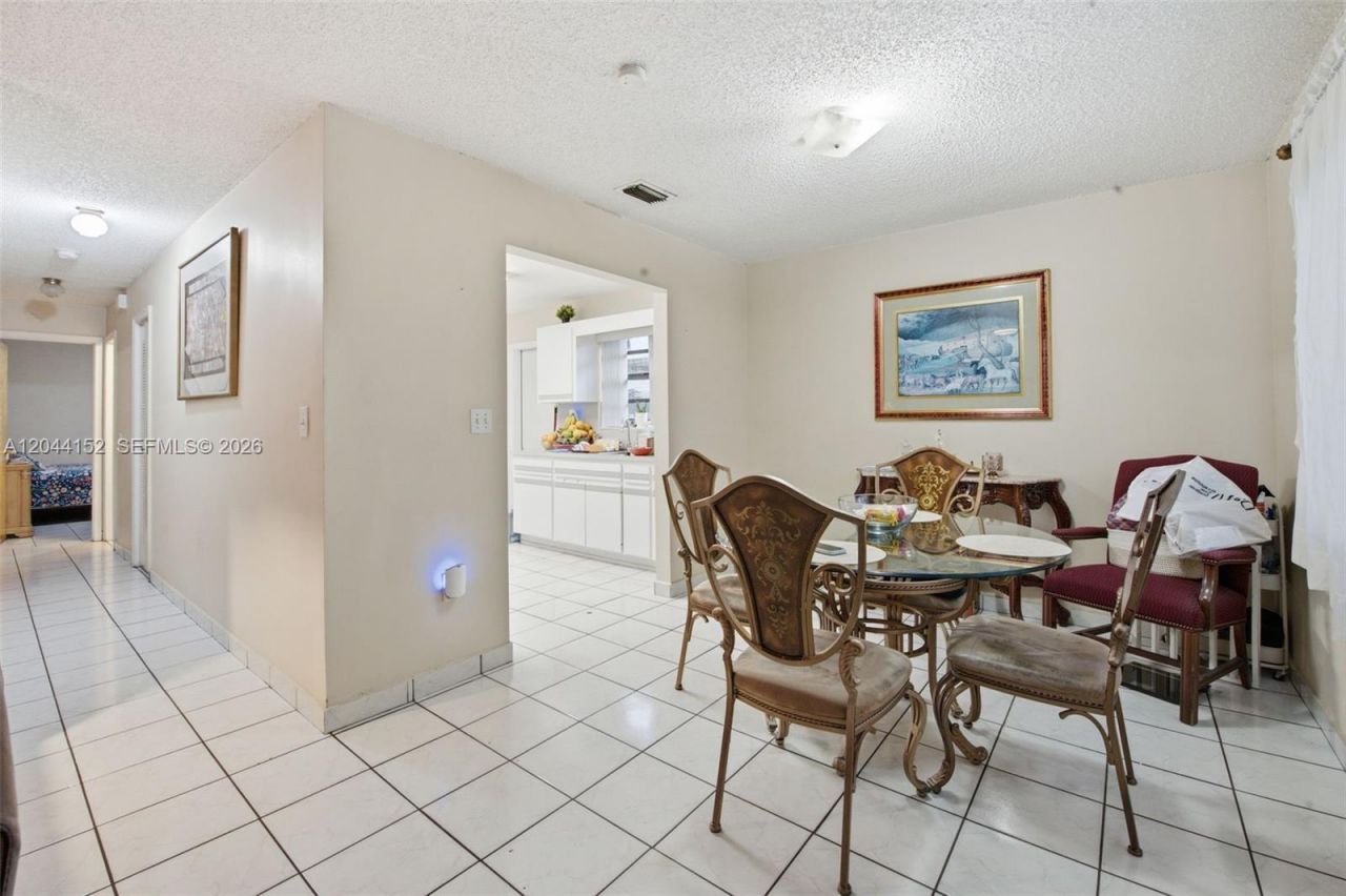2801 SW 24th St , Miami, FL 33145 Photo