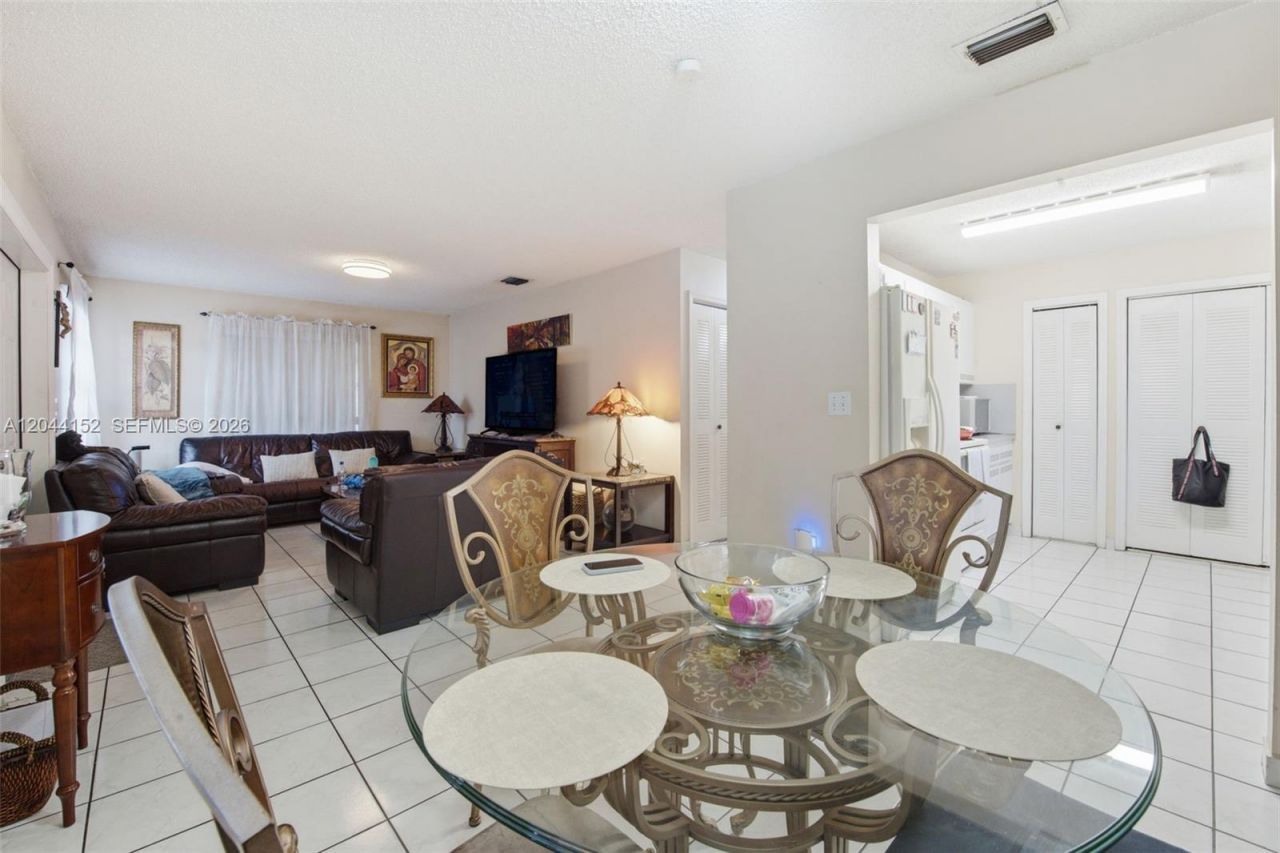 2801 SW 24th St , Miami, FL 33145 Photo