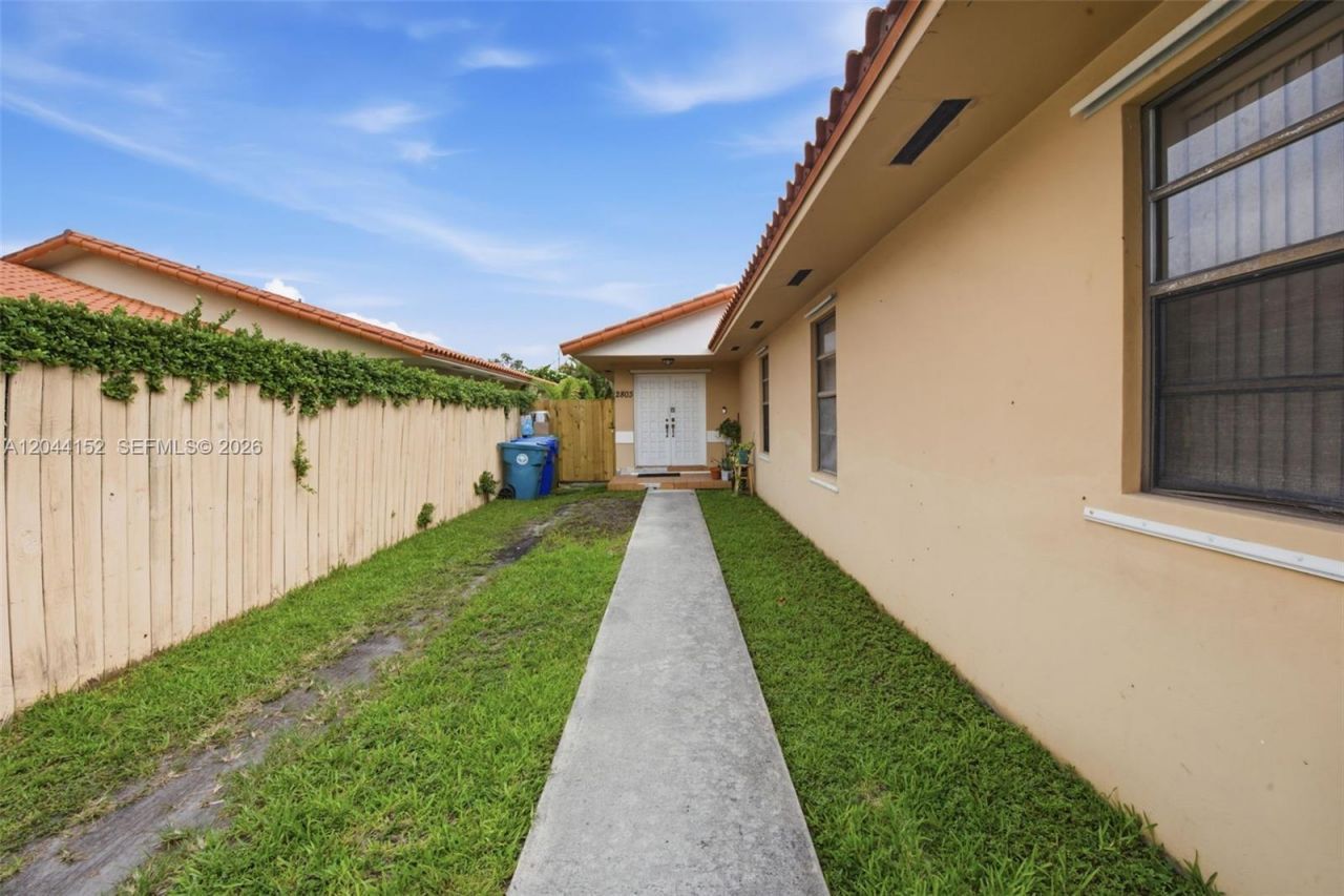 2801 SW 24th St , Miami, FL 33145 Photo